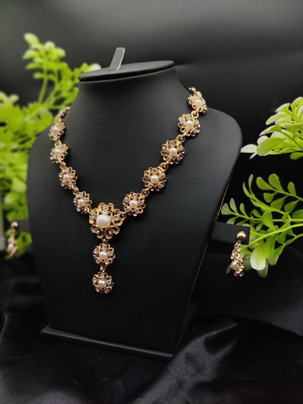 Imported Majestic Pearl Flower Necklace Set 🌸✨ - Quick Baskets
